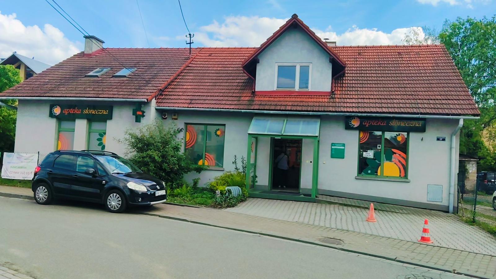 Apteka Słoneczna przy ul. Szpunara 17